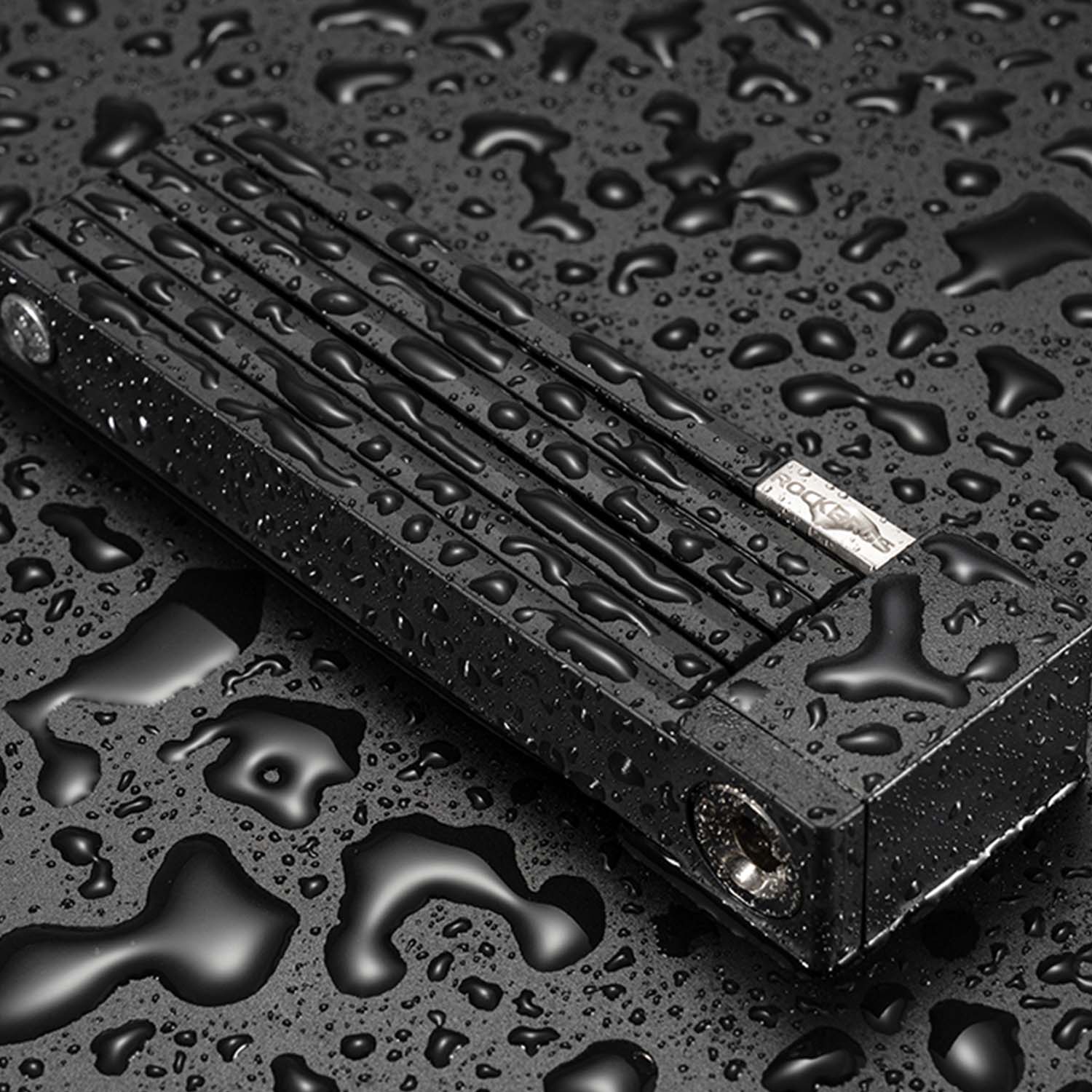 an image of the folding lock covered in water